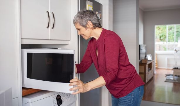 Estos son los alimentos que no debes recalentar más de una vez