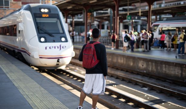 Más de 8 de cada 10 viajes en transporte público estatal se hacen ya gratis o con descuento