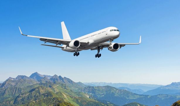 Consumo expedienta a varias aerolíneas por no tener teléfono gratuito de atención al cliente