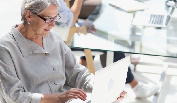 La jubilación se retrasa: la edad real del retiro sube a 65 años, por las mujeres y autónomos