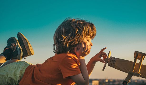 Los niños españoles eligen viajar como el mejor plan para la jubilación. Foto: Bigstock