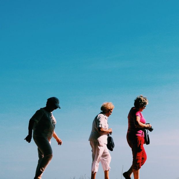 Caminar 25 minutos al día compensa el reposo en cama de las personas mayores en el hospital Caminar 25 minutos al día compensa el reposo en cama de las personas mayores en el hospital