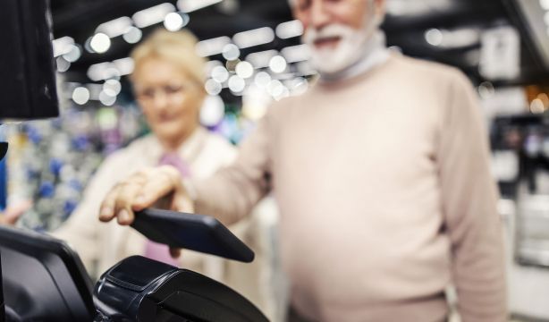 Una abogada advierte en TikTok del peligro de las cajas de autopago