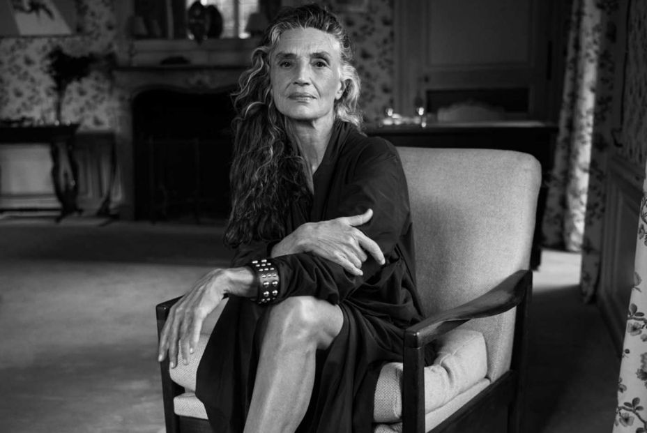 Zara apuesta por los sénior: La actriz Ángela Molina se convierte en imagen de su nueva colección. Foto: Zara Zara apuesta por los sénior: La actriz Ángela Molina se convierte en imagen de su nueva colección. Foto: Zara