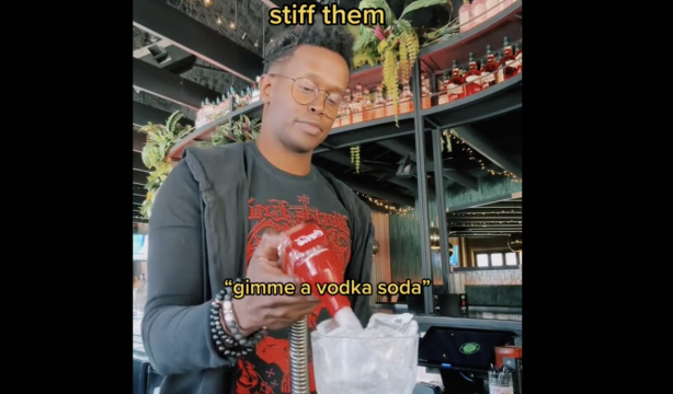 La venganza del camarero: esto hace cuando le dan poca propina