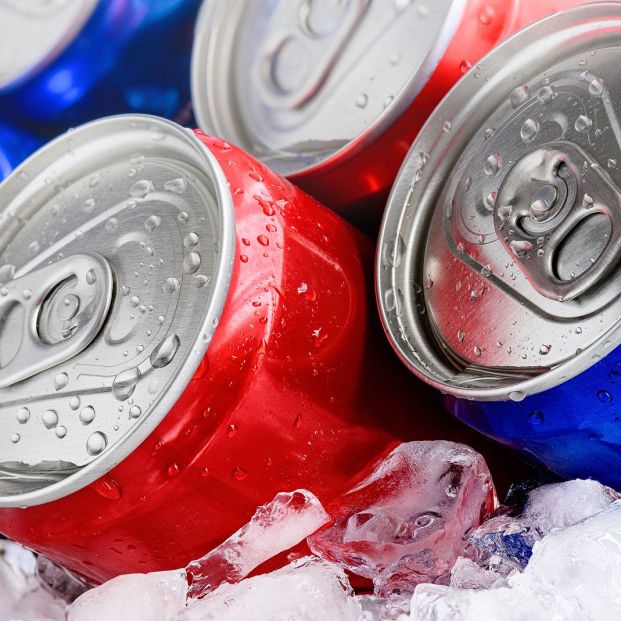 Los peligros del exceso de bebidas azucaradas y con gas