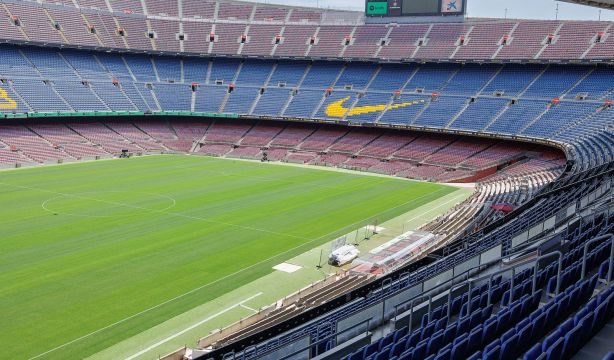 Cómo evitar estafas al comprar los abonos de fútbol: La Policía Nacional, sorprendida por este caso