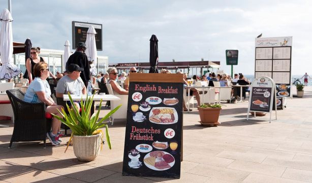 El empleo turístico alcanza el mejor julio de la historia: las comunidades donde más ha subido