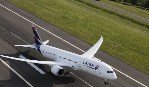 Muere el piloto de un avión de pasajeros tras desmayarse en pleno vuelo