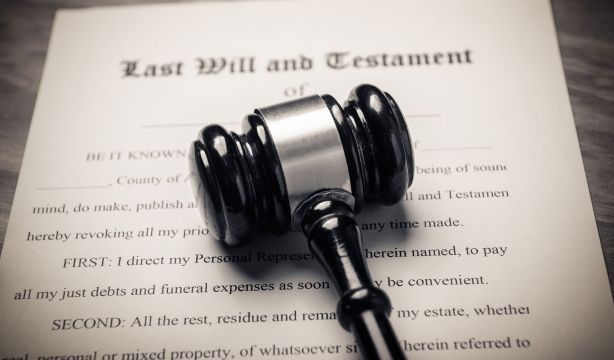 Herencia yacente: ¿qué ocurre cuando nadie reclama los bienes de un fallecido?