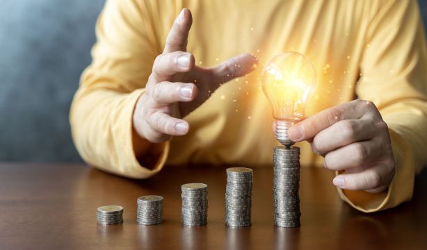 El precio de la luz se dispara en plena ola de calor y alcanza los 134,94 euros/MWh. Foto: Bigstock