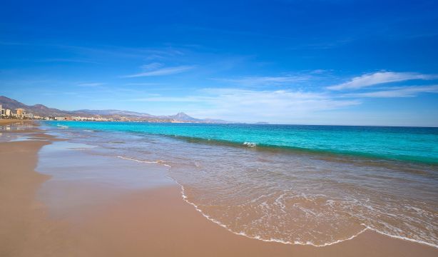 Así es Muchavista, una mejores playas valencianas según National Geographic