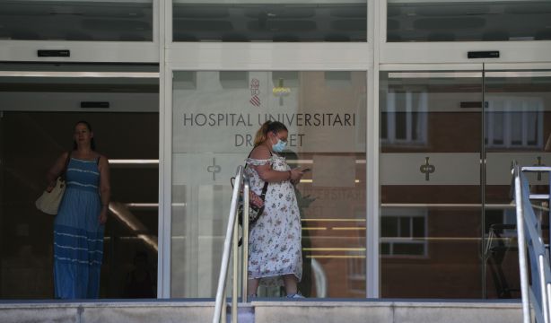 Vuelve el fantasma de las mascarillas a los hospitales: ¿serán obligatorias de nuevo?