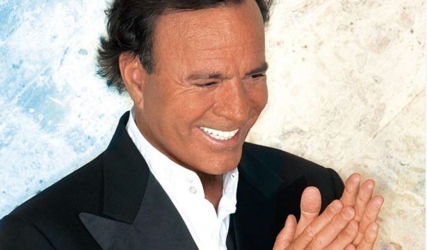 Telecinco prepara documental sobre Julio Iglesias