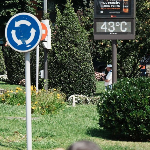 EuropaPress 5393610 hombre fotografia termometro temperatura 43 EuropaPress 5393610 hombre fotografia termometro temperatura 43