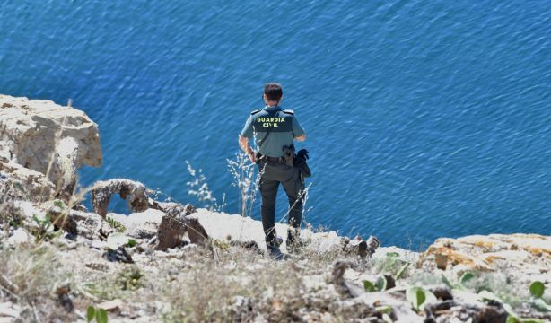 Un guardia civil fuera de servicio rescata a tres niños que se ahogaban en la playa