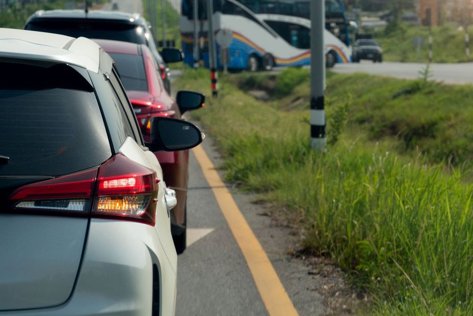 Las multas que te puede poner la DGT por no usar correctamente los intermitentes Las multas que te puede poner la DGT por no usar correctamente los intermitentes