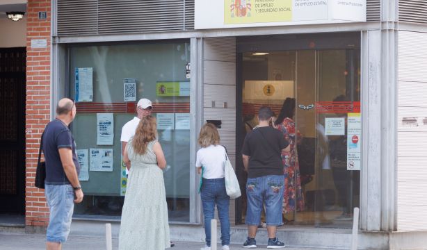 Agosto deja 185.000 afiliados a la Seguridad Social menos y 25.000 parados más
