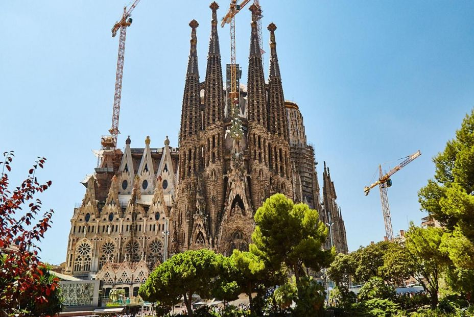 La Sagrada Familia de Barcelona La Sagrada Familia de Barcelona