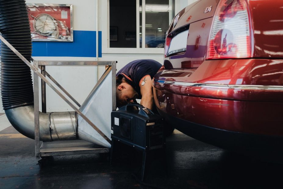 Pasar la ITV cuando toca no solo es obligatorio, también permite ahorrarse hasta 6.000 euros Pasar la ITV cuando toca no solo es obligatorio, también permite ahorrarse hasta 6.000 euros