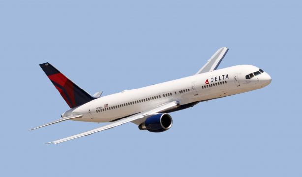 Un vuelo con destino Barcelona da media vuelta por la diarrea de un pasajero