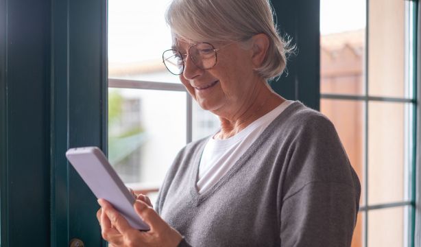 'Ávila Contigo', el programa que busca paliar la soledad física y emocional de los mayores. Foto: Bigstock