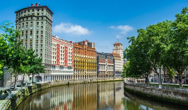 Estas son las ciudades más felices de España