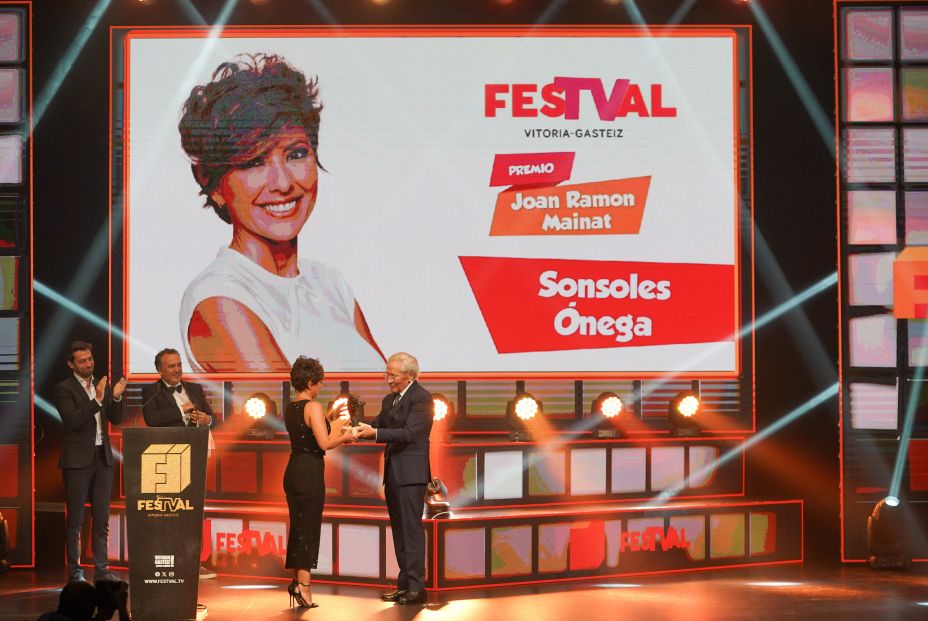 La sorpresa de Fernando Ónega a su hija Sonsoles, premiada en el FesTVal de Vitoria La sorpresa de Fernando Ónega a su hija Sonsoles, premiada en el FesTVal de Vitoria