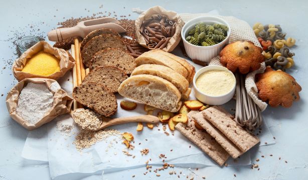 Reducir los carbohidratos en la dieta ofrece resultados similares al ayuno intermitente
