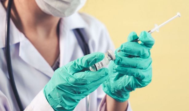 EEUU autoriza las vacunas actualizadas de Moderna y Pfizer contra nuevas variantes de Covid