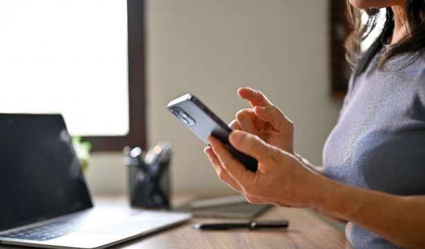 La Seguridad Social alerta: no está mandando un SMS para conseguir tu "nueva tarjeta sanitaria"