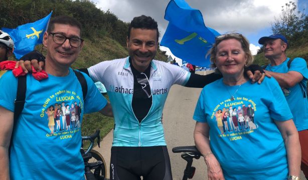 La lucha de los pensionistas asturianos llega a la Vuelta Ciclista a España