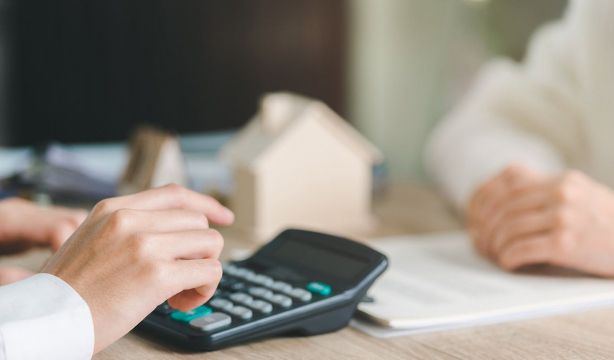 Ojo a las hipotecas con intereses bajos: el truco de la bonificación puede salir más caro. Bigstock