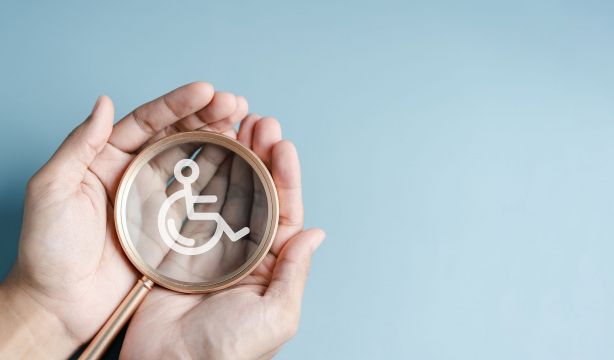 ¿Puede la Seguridad Social revisar de oficio una pensión de incapacidad permanente?