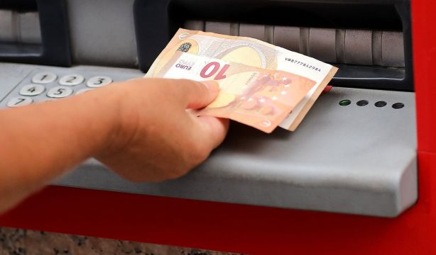 Pago de las pensiones y de la extra de noviembre de 2023: ¿cuál es la fecha de cobro en cada banco? Foto: Bigstock