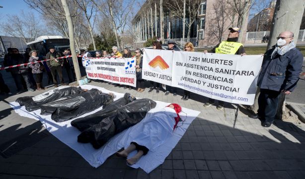 Marea de Residencias viaja a Bruselas para exigir "justicia" por las muertes durante la pandemia