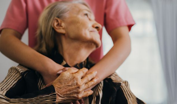 Reivindicando la capacidad de bienestar de las personas con demencia