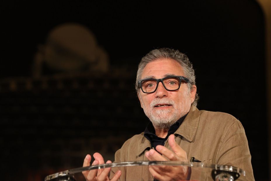 Jaume Plensa abre desde hoy una "ventana" en el Teatro Real al 'Cielo' de Madrid Jaume Plensa abre desde hoy una "ventana" en el Teatro Real al 'Cielo' de Madrid