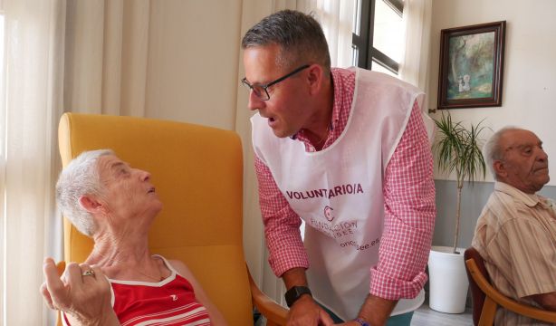 Se buscan voluntarios para combatir la soledad en las residencias valencianas