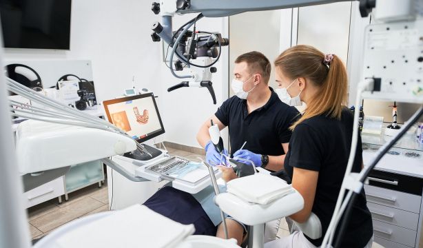 ¿Cuáles son las carreras mejor y peor pagadas en España?