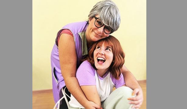 'Iaia', la abuela que convence a su nieta para apartar los ojos de TikTok