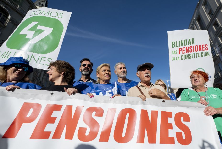 EuropaPress 5466752 varias personas concentracion convocada mesa estatal blindaje pensiones