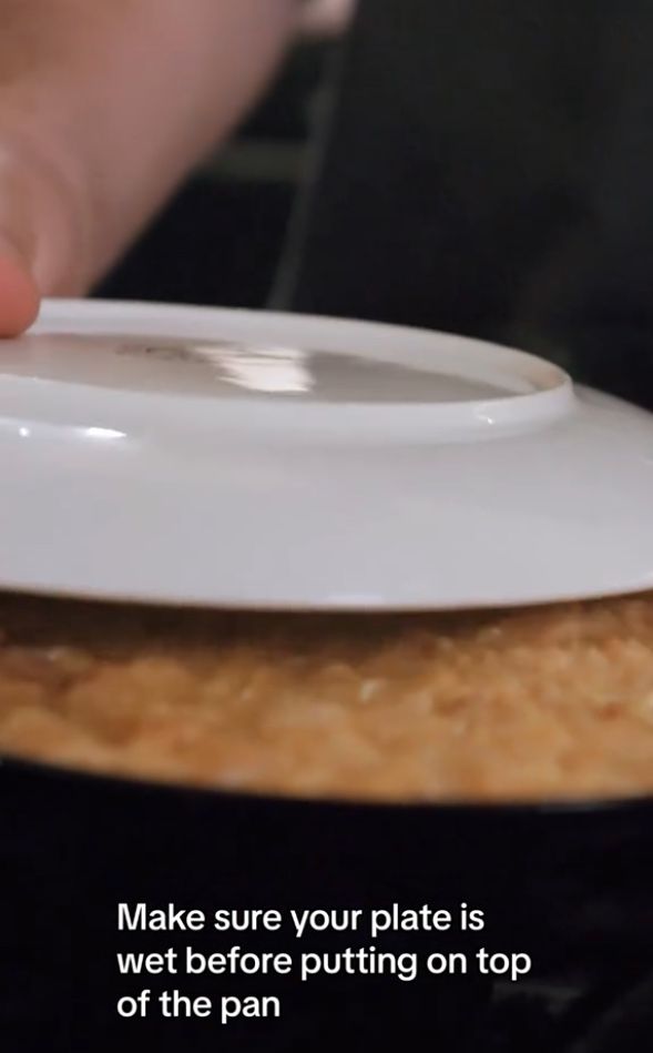 El truco de José Andrés para darle la vuelta a la tortilla más fácil El truco de José Andrés para darle la vuelta a la tortilla más fácil