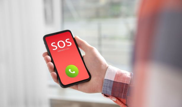 En caso de sufrir un robo o agresión, este es el botón del móvil que debes presionar