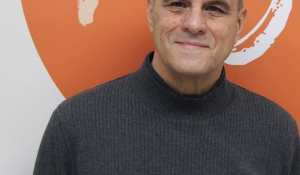 Taller de bienestar integral para sénior activos en Madrid, a cargo del actor Manuel Brun