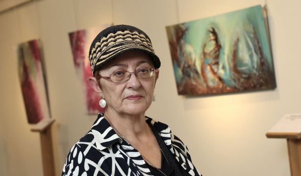 La artista con discapacidad visual Ángeles Lozano: "Gracias a la pintura tengo una razón para vivir"