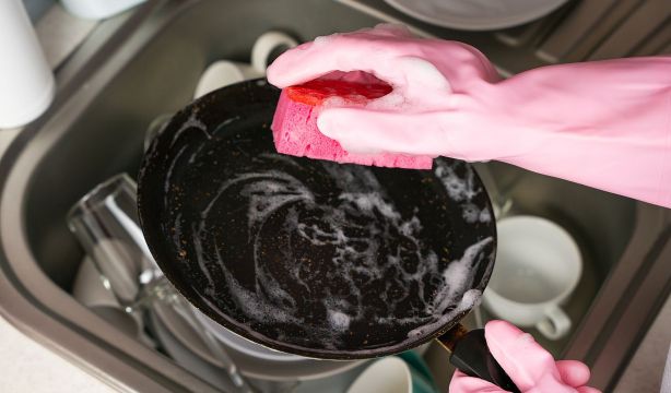 El producto de Mercadona que dejará tus ollas y sartenes como nuevas