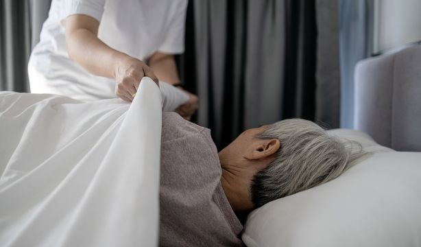 Una terapia reduce el riesgo cardiovascular en personas con apnea del sueño