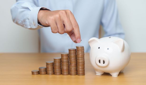 Las aportaciones a los planes de pensiones caen un 32% por la reducción del máximo deducible