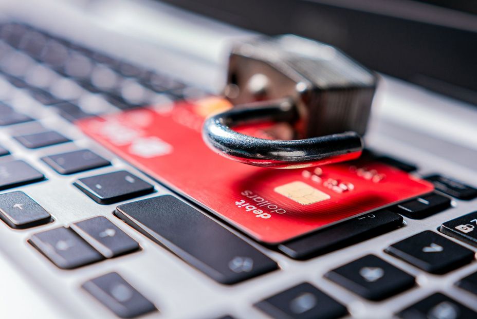 Cuidado con tu tarjeta bancaria: la Policía alerta de estas dos nuevas modalidades de estafa